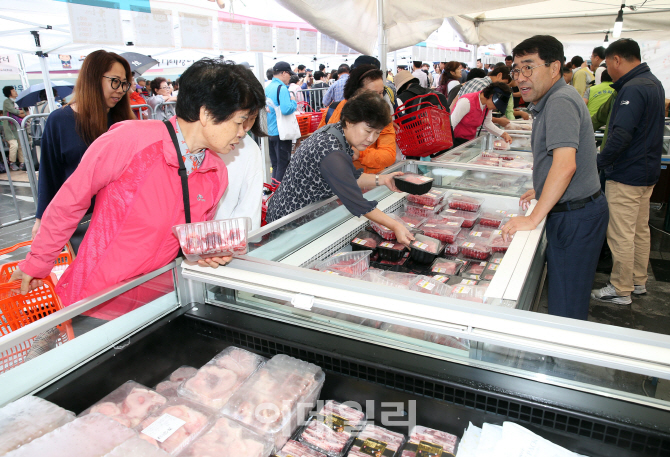 [포토]한우 직거래 장터, '최대 40% 할인판매'