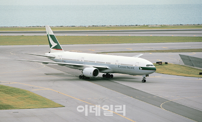 캐세이패시픽, 미국 항공 박물관에 보잉 777 '1호기' 기증