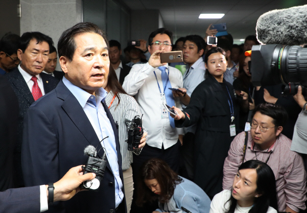 심재철 "정부의 민감한 자료 발견..그거 막으려고 압수수색 하는 것"