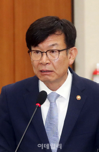김상조 “삼성 순환출자 해소 긍정적이나 기대만큼 빠르지 않았다”