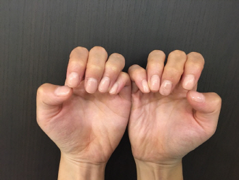 "'며느리 네일'을 아십니까?"…명절마다 네일숍 '문전성시'