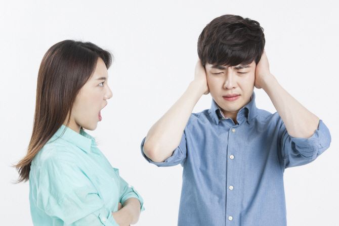 [심심풀이 추석설문③] 명절 스트레스 1위는? 미혼 “잔소리 그만”-기혼 “돈이 문제”