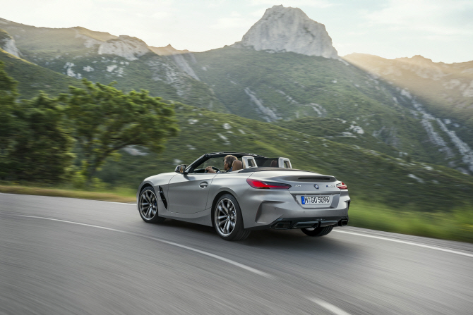 [포토]BMW '뉴 Z4', 거침없는 주행