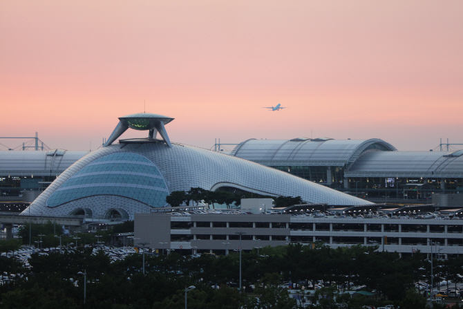 인천공항, 다자녀가정 주차료 50% 감면 시행