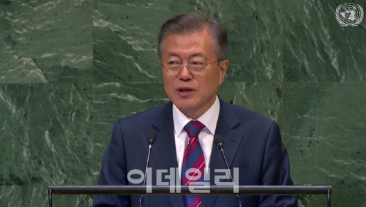文대통령 “김정은과 전쟁의 그림자 걷어내고 평화·번영 시대 다짐”(속보)