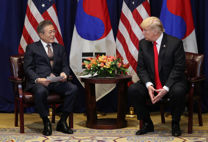 이언주, "文은 김정은 대변인" 외신 소개… 실제 내용은?