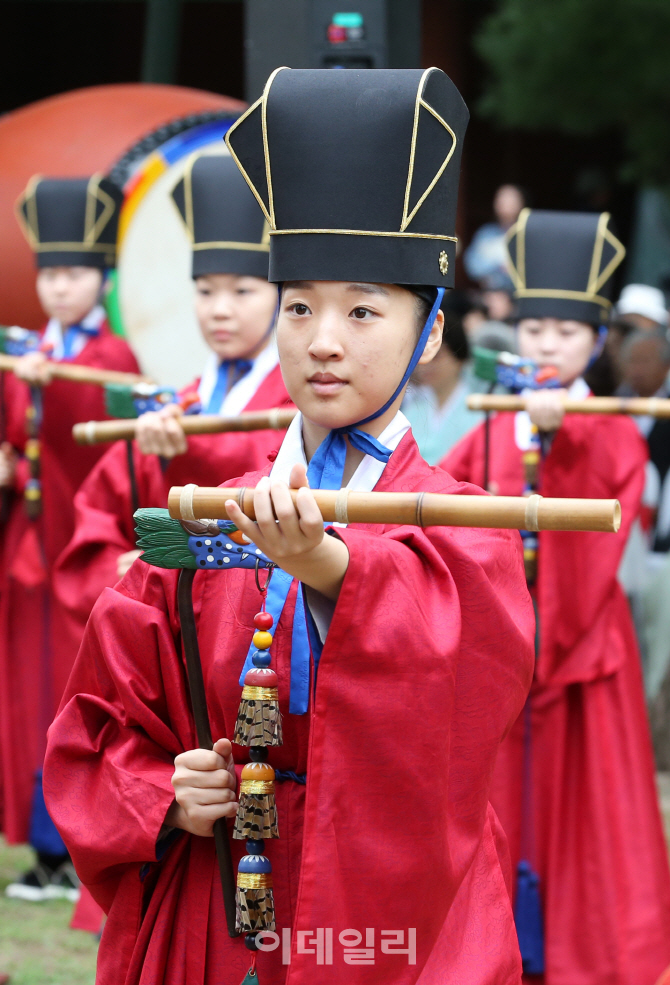 [포토]'경건한 마음으로 올리는 팔일무'