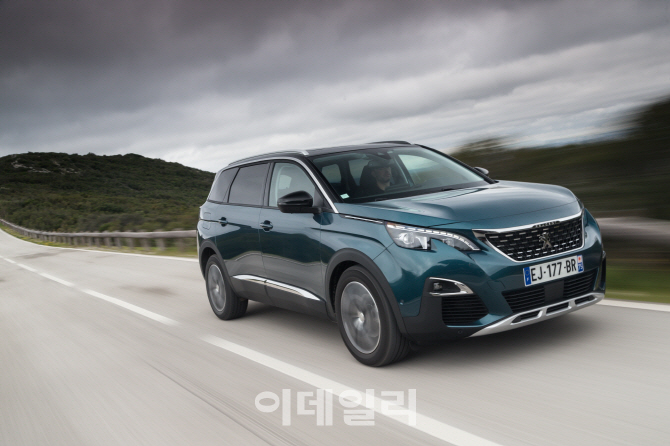 푸조, 드라마 ‘단짠 오피스’에 3008·5008 SUV 지원