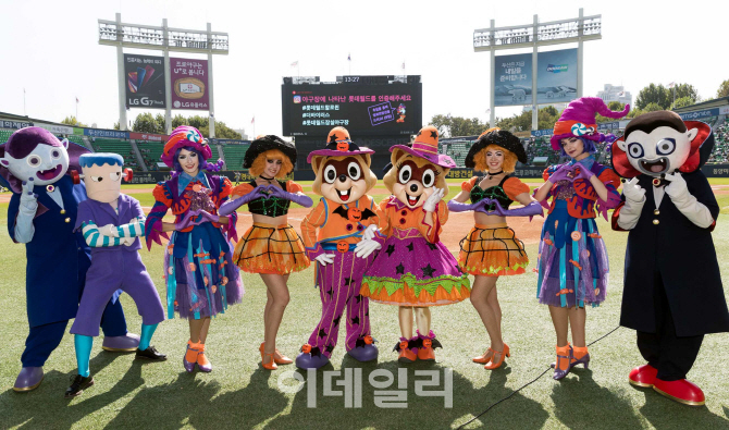 [포토] 야구장에 나타난 롯데월드 캐릭터들