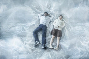 韓소녀, 英소년을 만나다… 국립극단 ‘오렌지 북극곰’