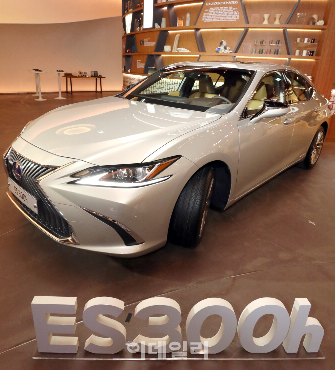 [포토]6년만에 새롭게 돌아온 렉서스 '뉴 제너레이션 ES300h'