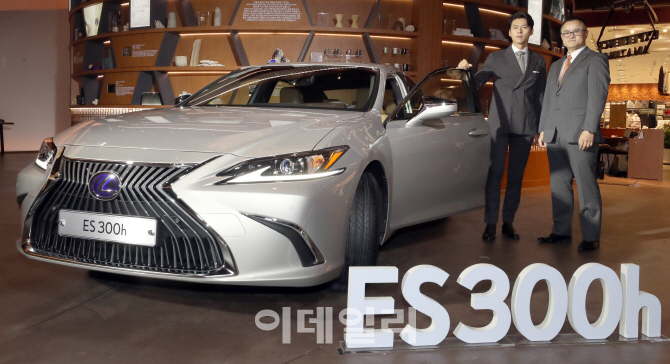 [포토]렉서스 '뉴 제너레이션 ES300h' 출시…6년만에 완전변경