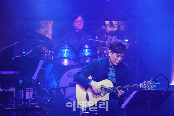 기타리스트 300여 명이 함께 연주하는 '아리랑'