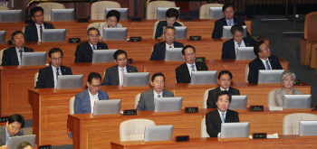 국정감사 사흘앞으로..與"평화는 경제"vs 野 "경제 실패"