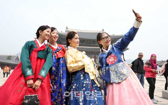 한복을 일상처럼 일상을 한복처럼…한복 축제 열린다