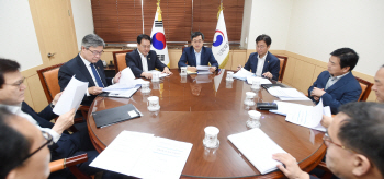 김동연 부총리, 관계장관 경제현안 간담회.. "일자리 어려움 지속 우려"