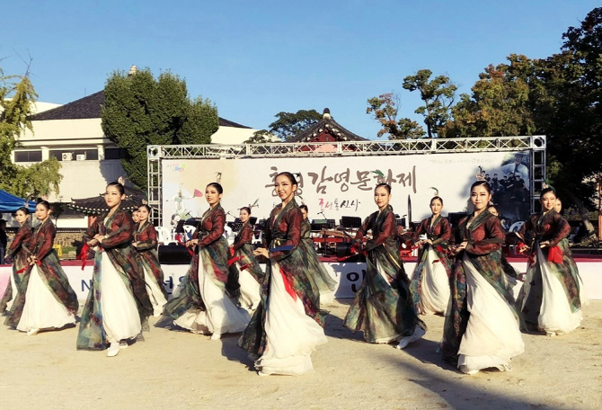 충북예고, 옛 조선통신사 ‘쌍검무’ 창작복원