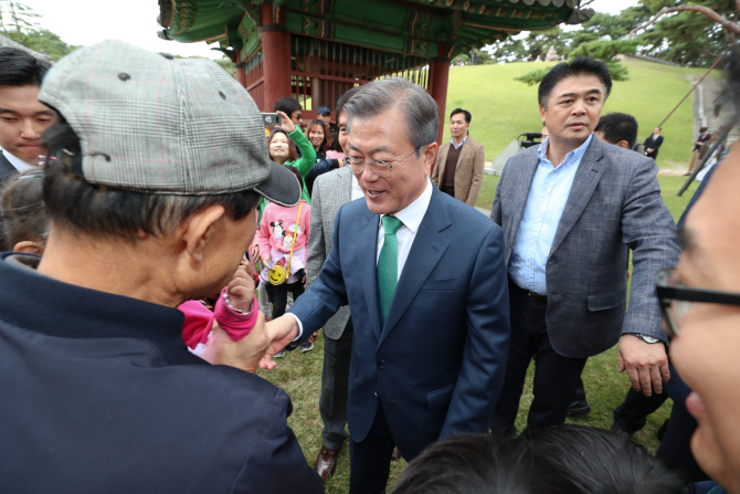 文대통령, 교황청 포함 유럽 5개국 7박 9일 순방