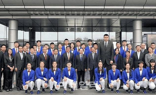 NBA 스타 야오밍, 中 농구팀 이끌고 방북…밀착하는 北中