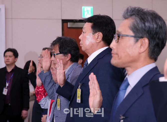 [포토]증인선서하는 선동열 야구 국가대표팀 감독