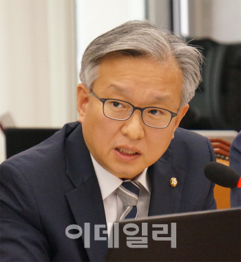 [2018국감]“라돈침대보다 방사선량 낮은 방폐물 관리에 매년 수백억 쏟아"