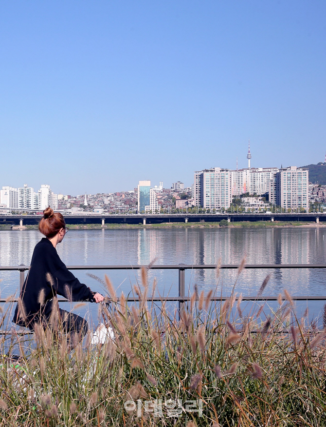 [포토]'푸른 가을 하늘을 보라'