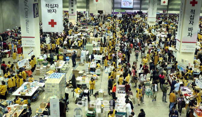 [포토] 2018 적십자 바자
