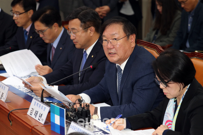 [포토]발언하는 김태년 정책위의장