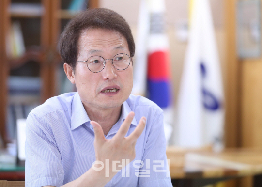 조희연 서울교육감 "학교밖 청소년 월 20만원 수당지급"