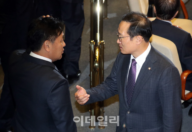[포토]대화하는 홍영표-김관영