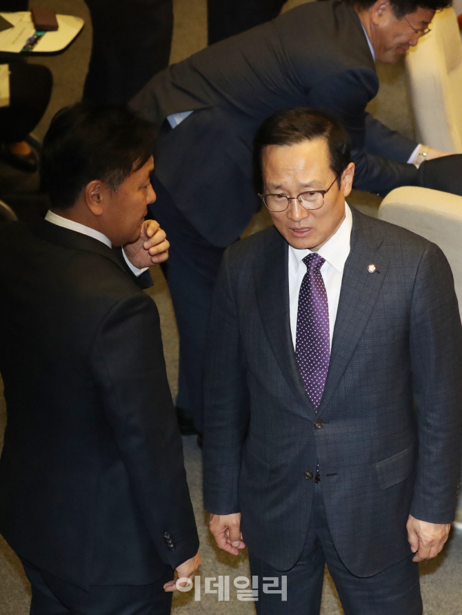 [포토]대화하는 홍영표-김관영 '심각'