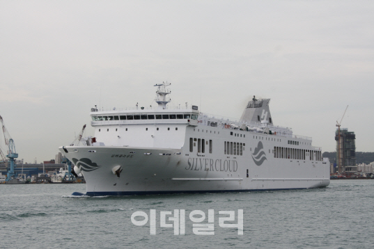 세월호 4년…국산 최초 ‘안전 여객선’ 닻 올렸다(종합)