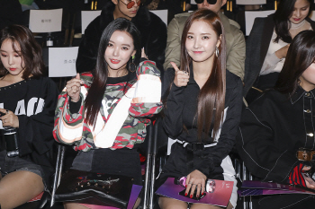 [포토]달샤벳 세리·우희 '바이브레이트 최고예요!'
