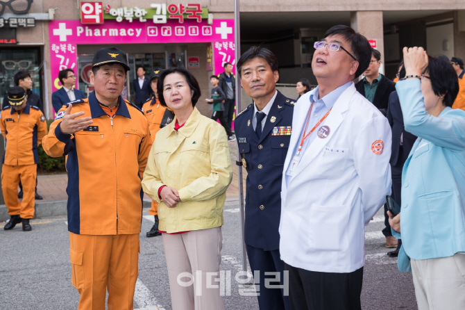 [포토]양천구 재난대비 긴급구조 종합훈련 참석한 김수영 구청장