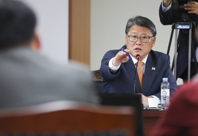 조원진 "김성태는 원래 그런 인간, 논할 가치 없다"