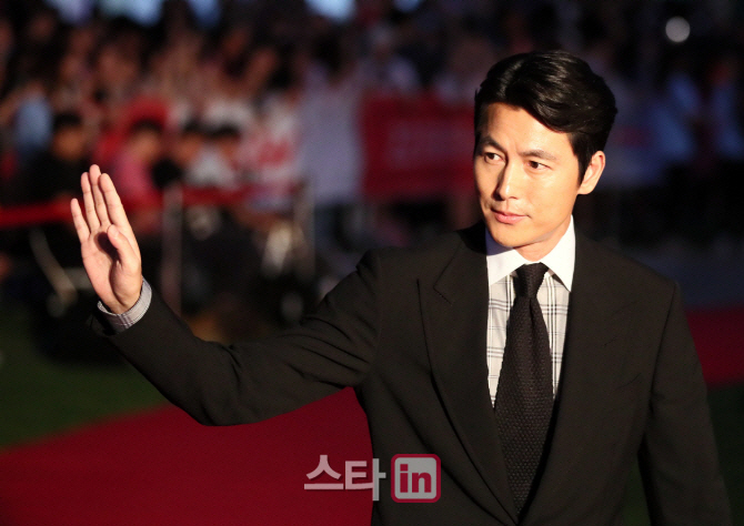 "자수성가·중졸, 잃을 것 없다"…정우성, '난민논란' 악플에 응수