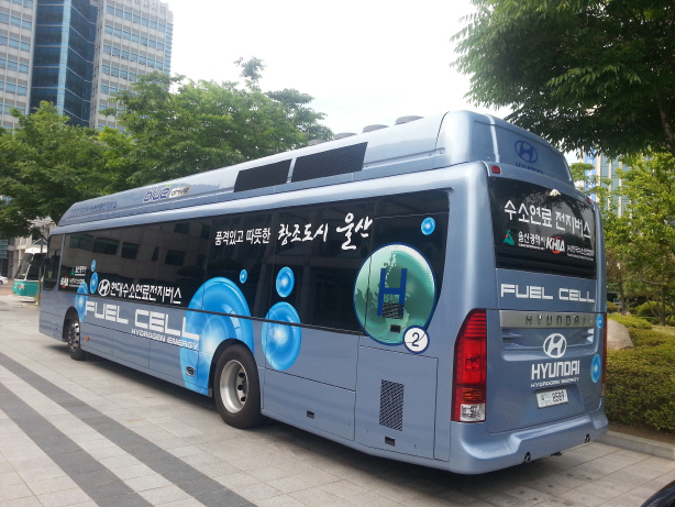 수소버스, 울산서 국내 첫 '정규노선' 투입...수소경제 확산 본격 시동