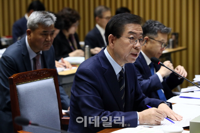 [2018국감]교통공사 채용비리, 野 가족 재직 조사결과 의혹vs  輿 ‘가짜뉴스’ 반박