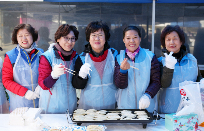 자생의료재단, 저소득 가정 청소년 장학금 마련 위한 바자회 개최