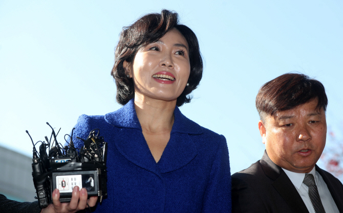 [포토] 경찰 출석하는 이재명 경기지사 부인 김혜경