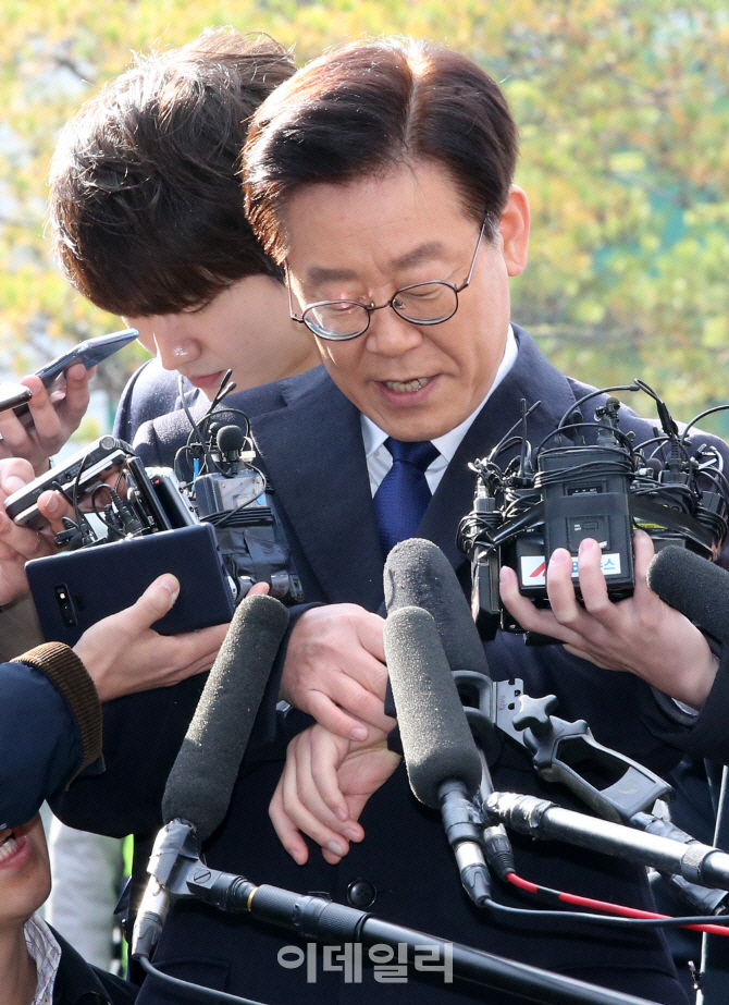 이재명 "경찰을 검찰에 고발...수사결과에 말문 막혀"