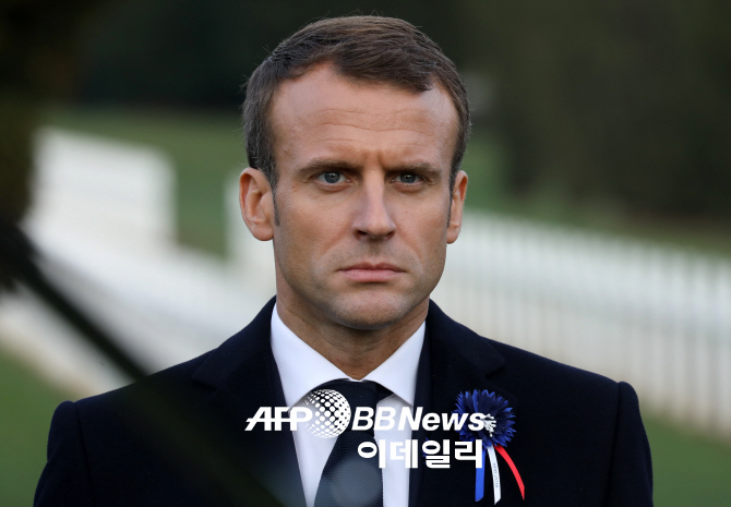 佛 마크롱 대통령 테러 모의한 극우성향 용의자 6명 체포