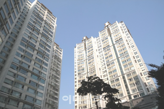 아파트 경매시장도 온도차…강남 '냉기' vs 대전·광주 '후끈'