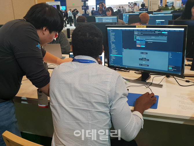 "알렉사·시리 뛰어넘을 AI플랫폼"..삼성, 빅스비 생태계 완전 개방