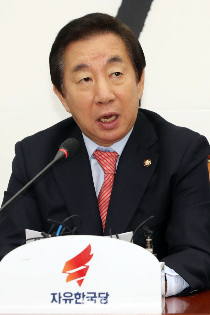 김성태, “김병준-전원책 갈등? 권력 다툼할 위치 아냐”