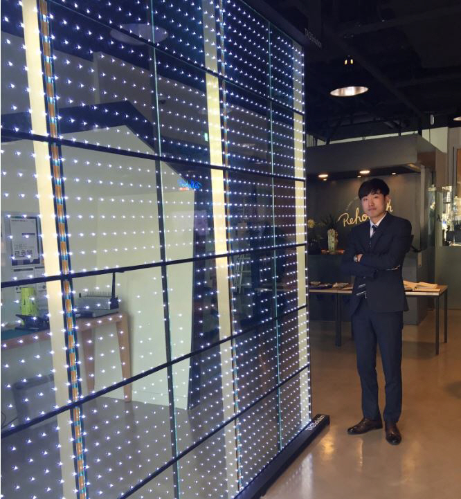 네이버도 눈여겨본 차세대 투명 디스플레이