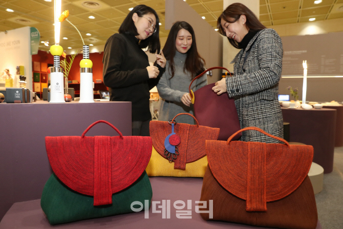 [포토]국내 최대 공예 축제, '2018 공예트렌드페어' 개막