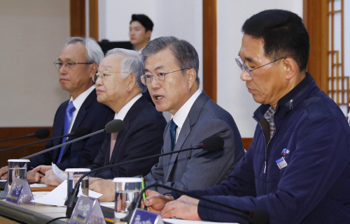 ‘개문발차’한 경사노위…탄력근로제 노·정 대립에 험로 예고