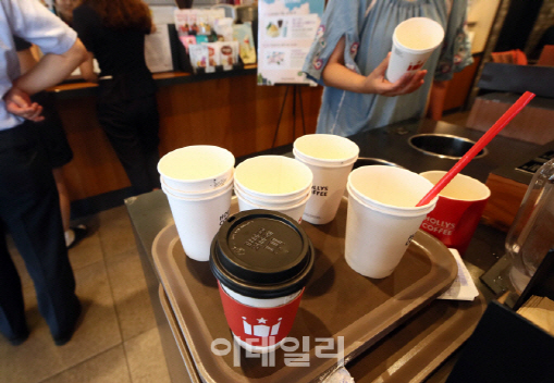 한국소비자원 “종이 빨대 유해물질 없어 안전”