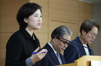 유은혜 “한유총 집단폐원 협박과 타협 불가...국공립 확충 속도낼 것”